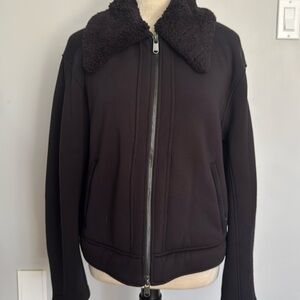 Perfect condition athleta jacket. So soft and cozy!